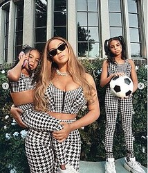 �ӥ�󥻤�Ĺ���֥롼�������ӡ������ʱ��ˤ����ơ����ǥӥ塼�ʲ����ϡ�Beyoncé��2021ǯ12��9����Instagram�֡�HALLSOFIVY | adidas.com NOW,�ס٤Υ����꡼�󥷥�åȡ�