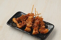 ����������Ⱦ�ۡס����ӡ���1��88�ߡʲ��դǤ�ˡ����̥������4���֡Ŀ͵���򲰤��紶�պ׳���