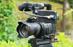 [���ѻˤ�NewFinder]Vol.68 Canon CINEMA EOS SYSTEM EOS C200