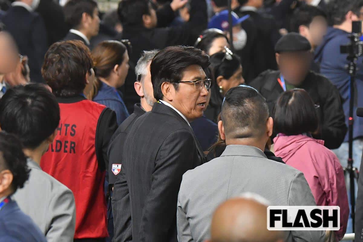  2025年3月、MLB開幕戦を取材していたとんねるず・石橋貴明（写真・田中昭男） 