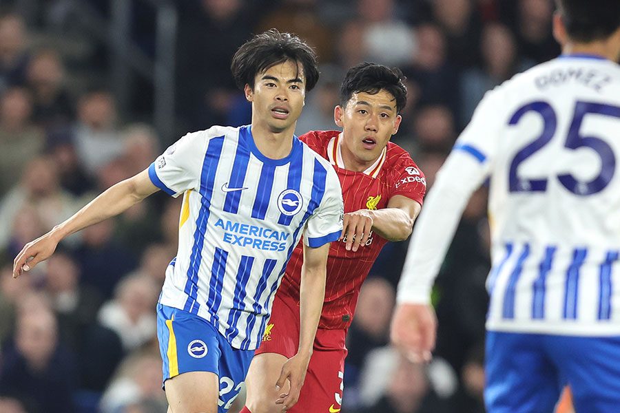 マッチアップした三笘薫と遠藤航【写真:Getty Images】