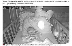 �٥ӡ���˥����ˤ�2�Ĥ���ʪ�Τ��ġʲ����ϡ�Daily Record��2021ǯ9��2���ա֡�Ghost�� visits Scots tot as spooked parents spot objects on monitor that ��spins by itself�ǡס�Image: Handout�ˡ٤Υ����꡼�󥷥�åȡ�