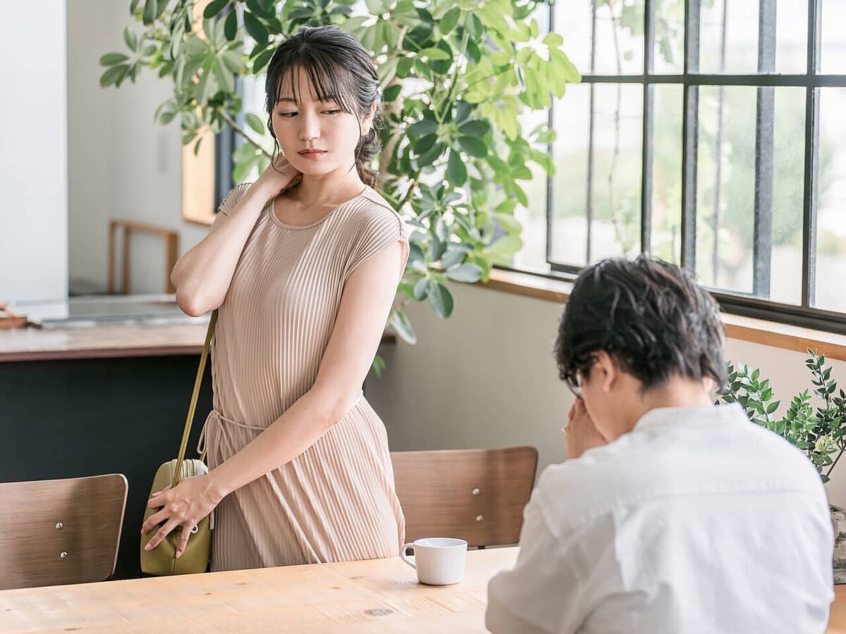 かまわれずに距離を置く。男性に恋を諦めさせる「スマートな伝え方」