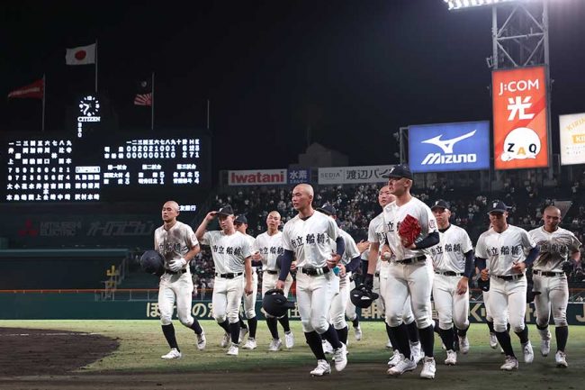 明豊に敗れた市立船橋ナイン【写真：産経新聞社】