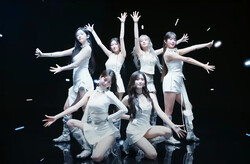 IVE������ζ�줵���̾�ʤ򥵥�ץ�󥰤������ʡ�Supernova Love��MV������DJ�ǥ����åɡ����å��ȥ����