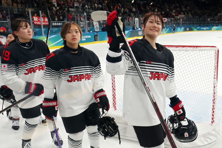 スマイルジャパンがフランス代表に3-2で辛勝 日本代表は3-2で初戦