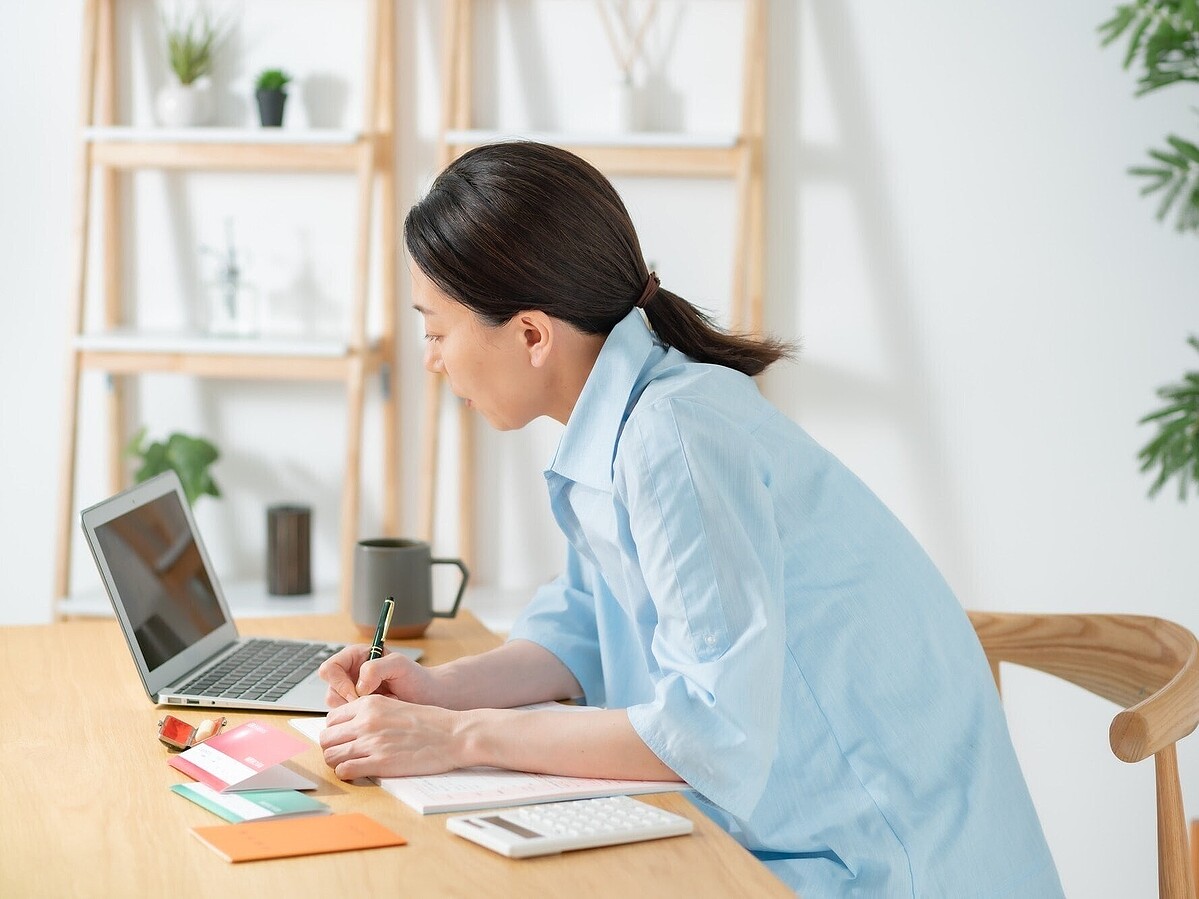 All Aboutが実施している「現金・預金に関するアンケート」から、千葉県在住45歳女性のケースを紹介します。