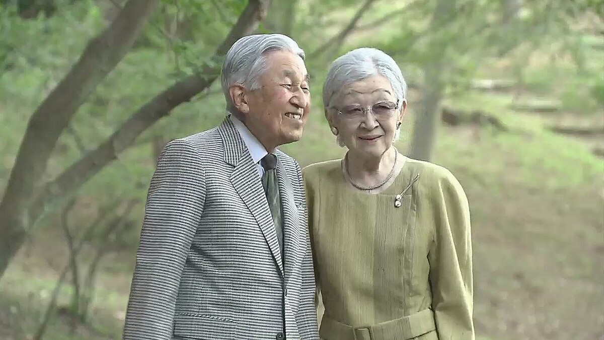 上皇后・美智子さま89歳に 両陛下がお祝いの挨拶へ 愛子さまは淡いサーモンピンクの装いに柔らかな笑顔で - ライブドアニュース