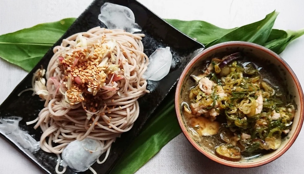 豚肉や納豆で大満足!夏バテ知らずの絶品蕎麦アレンジ