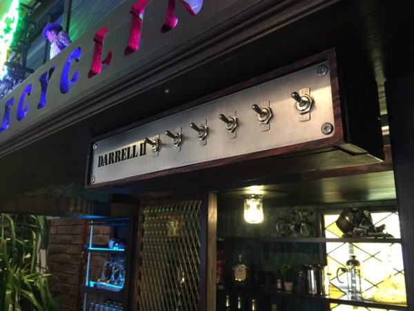 自宅にバーカウンターが欲しい人必見 わずか1日で憧れのバーを設置できるキットがロマンたっぷり ライブドアニュース