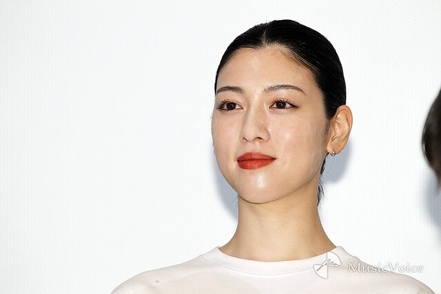 三吉彩花 芸術的なダンスに 衝撃を受けた Inside You で初監督 ライブドアニュース