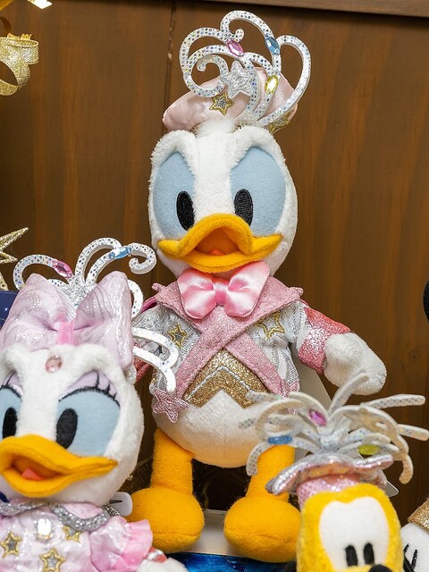 きらめく新コスチューム！東京ディズニーシー「ビリーヴ！～シー・オブ