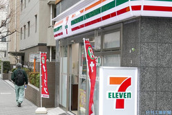 セブン―イレブンは直営店とフランチャイズ加盟店で時短営業の実験を始める