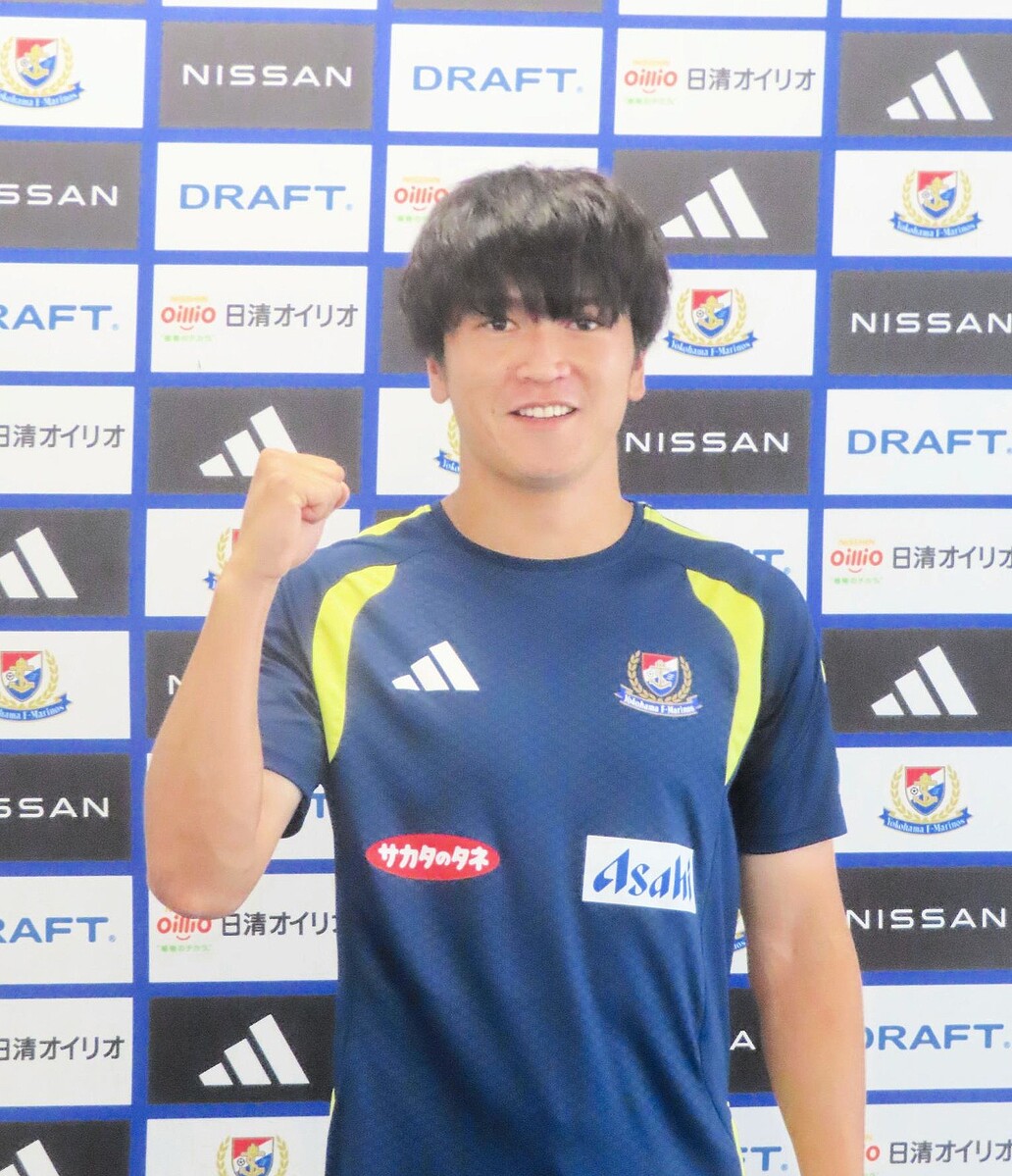 日本代表選出を受け会見に臨んだ横浜MのFW谷村海那