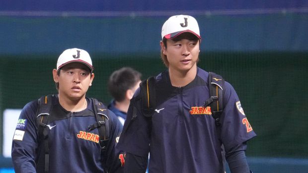 ?橋宏斗投手(右)〈写真：日刊スポーツ/アフロ〉