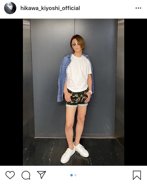 氷川きよしがホットパンツ姿で生足披露 美脚に注目するファン続出 ライブドアニュース