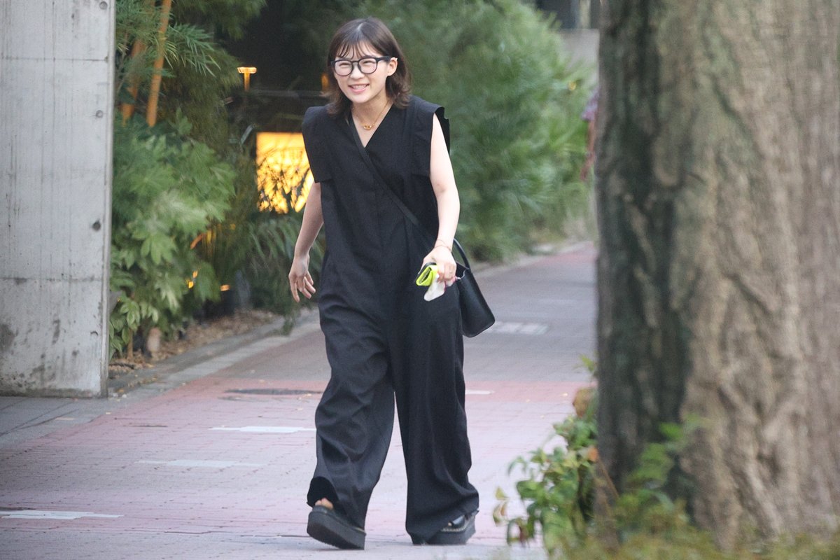  パーティ会場に登場した伊藤沙莉（写真：本誌写真部） 