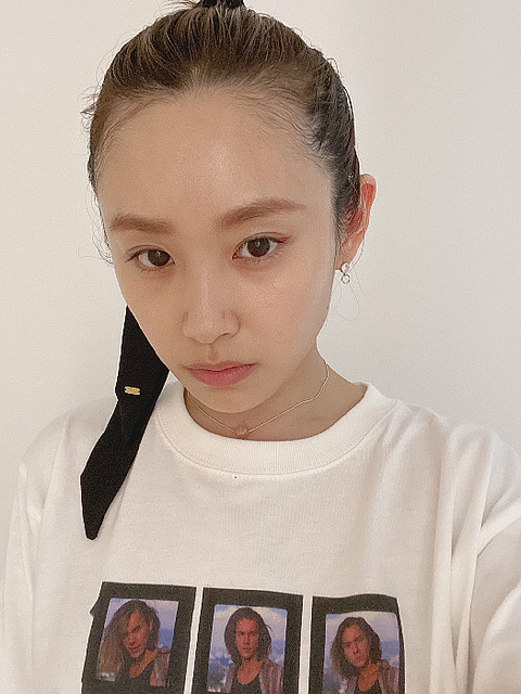 高橋愛 メイクを落としたオールバック姿公開 可愛い 格好いい の声 ライブドアニュース