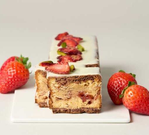 バレンタインシーズン 特別感のある苺が楽しめるMinimalのガトーショコラ