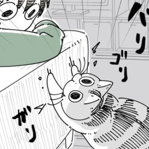 【ネコ漫画】ソファで急にツメとぎする愛猫!?飼い主の心を読む行動に「以心伝心でかわいい」などの共感コメント＆6万越えの反響