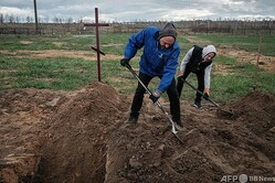 �����饤�ʤμ��ԥ�������٤Υ֥���ǡ����Τ����򤹤뽻̱��2022ǯ4��17�����ơˡ�(c)Yasuyoshi CHIBA / AFP