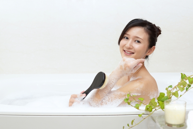 肌の乾燥を招く 冬のNG入浴法