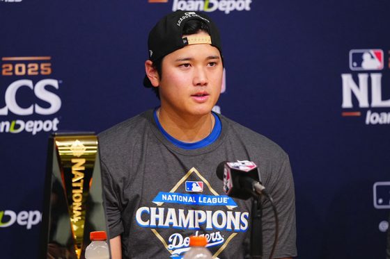試合後の会見に出席したドジャース・大谷翔平【写真:荒川祐史】