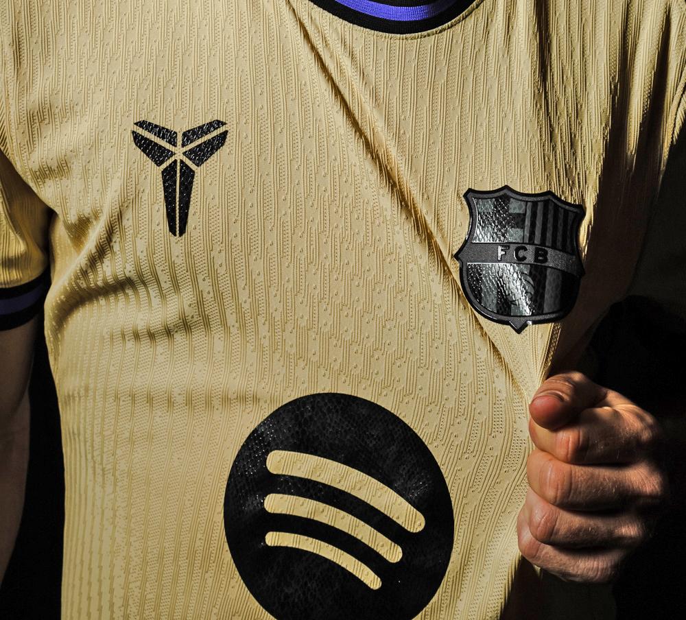 バルセロナ、伝説「コービー・ブライアント」とコラボの新ユニフォーム