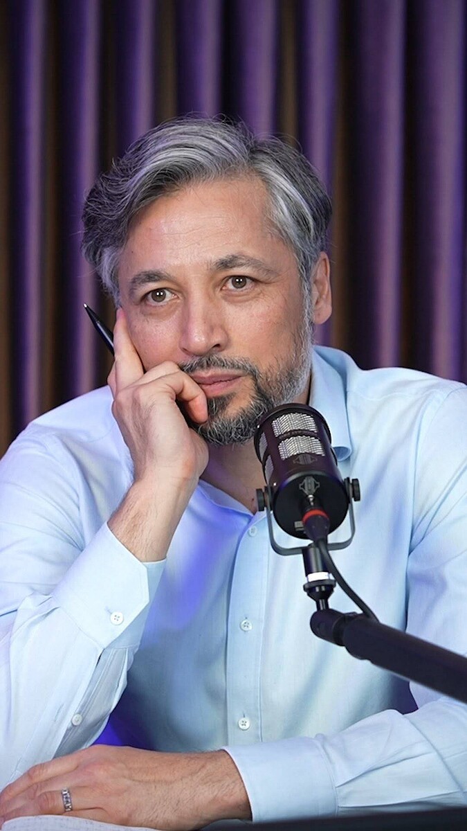 トルコサッカーイルハン選手肖像画油絵