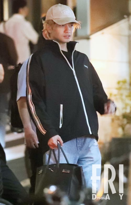 キタニタツヤとユニット『GEMN』を組み、人気アニメ『【推しの子】』の主題歌を担当するなど、着々と活動の幅を広げている中島（写真：’24年６月）