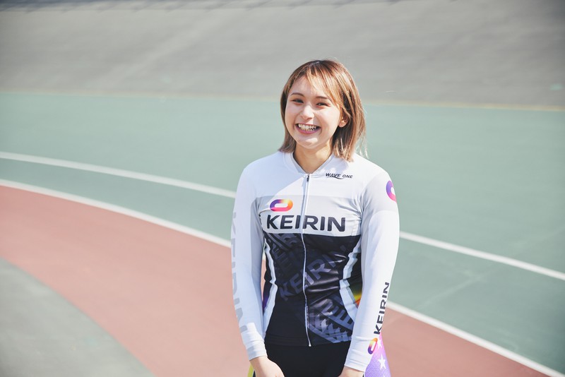 内定していた企業も公務員という道もすべて捨てて、ガールズケイリンの