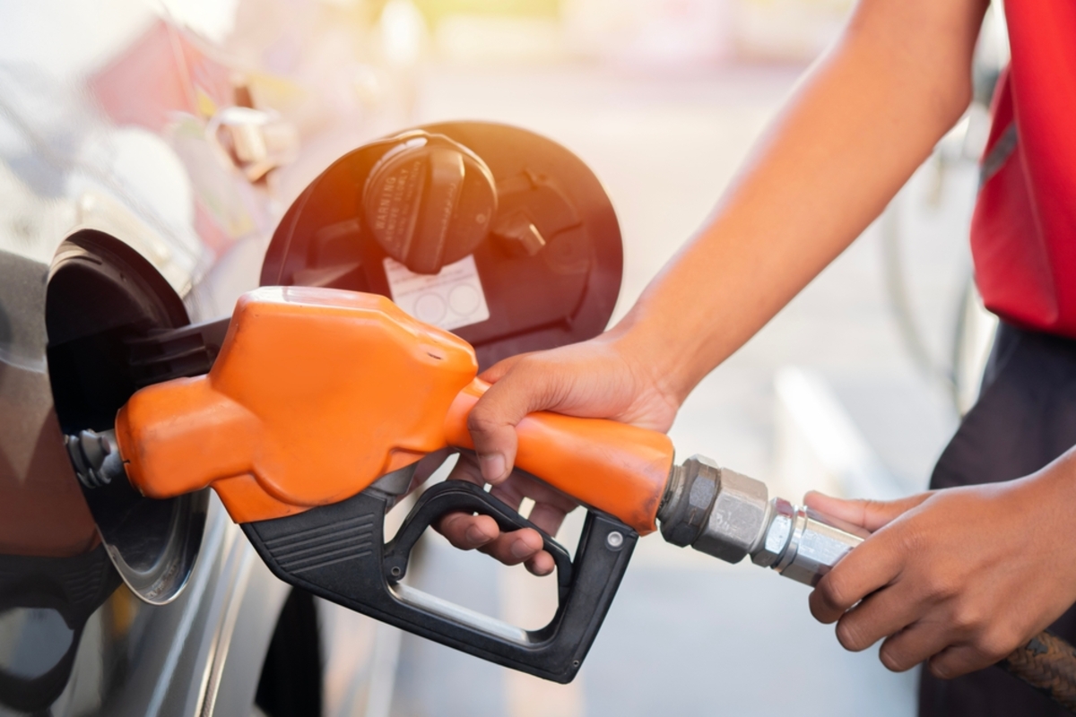 ガソリンの地域ごとの価格差 輸送費や単身赴任で生活コストが変わる?