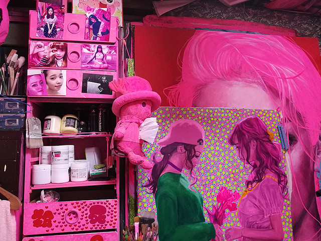 竹ノ塚にあるピンクの館「あさくら画廊」が激ヤバ！屋上でUFO