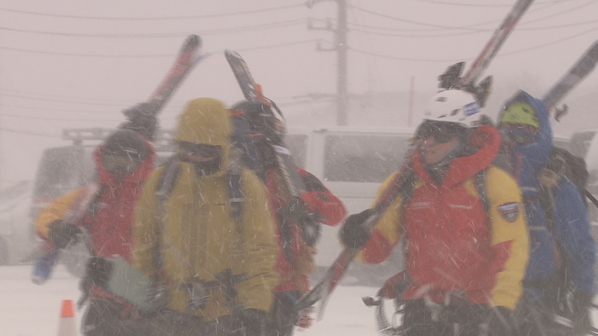 バックカントリー遭難の外国籍の男女4人は自力で下山 救助隊は吹雪の中 捜索行う 外国人のバックカントリースキー遭難1月だけで6件9人【長野・小谷村】  - ライブドアニュース