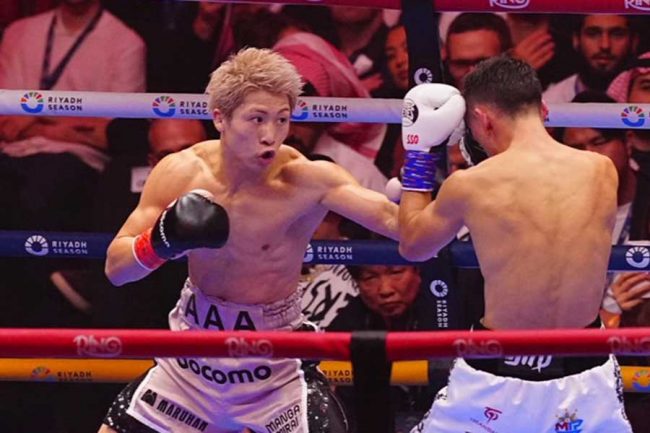 12回判定勝ちを収めた井上尚弥(左)【写真:荒川祐史】