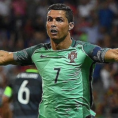 C ロナウド 16年の異次元 261cm跳躍ヘッド弾 Euro公式が再注目 ライブドアニュース C ロナウド 16年の異次元 261cm跳躍ヘッド弾 Euro公式が再注目 ライブドアニュース