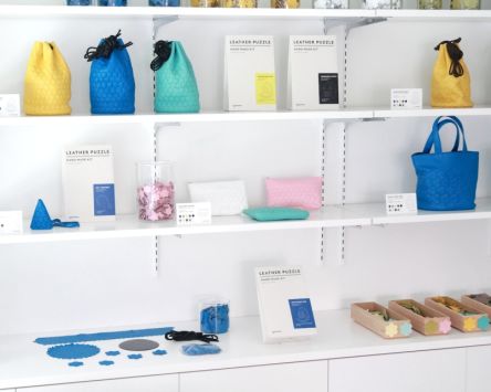 おとなのソロ部】ピンセット1つで革小物が完成！「YUKIZNA Craft&Cafe