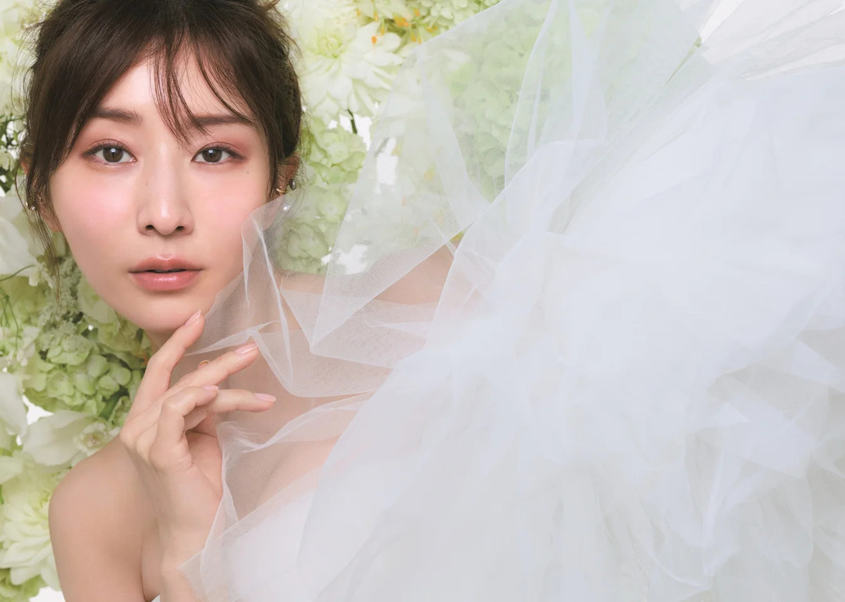 田中みな実が表紙を飾る「美的」12月号 3パターンで展開