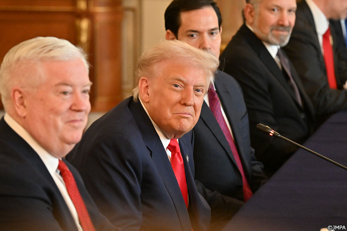 一族で稼いだ「2200億円」…トランプ氏の「私利私欲ぶり」に共和党から造反者か 国外では無敵も国内では「政府閉鎖と弾劾訴追」の可能性 -  ライブドアニュース