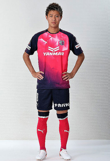 新品！セレッソ大阪　2019 リミテッド　25周年　フォルラン　ユニフォーム 新品！セレッソ大阪 2019 リミテッド 25周年 フォルラン ユニフォーム