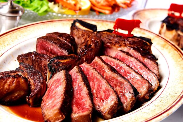 
			店舗限定の和牛メニューも！ 極上ステーキと地上150mのパノラマを楽しめるステーキハウス（東京・高輪ゲートウェイ）
		