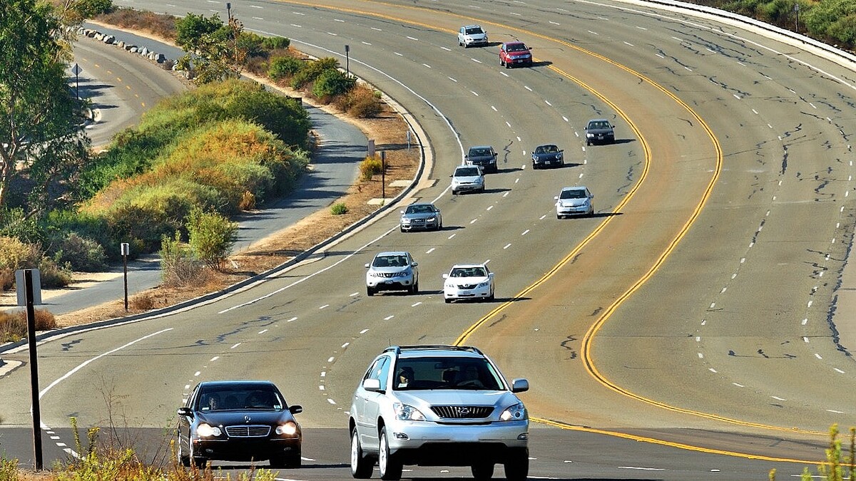 日本の国土の約26倍のアメリカ 日本人が驚く「運転マナー」 (2025年12月1日掲載) - ライブドアニュース