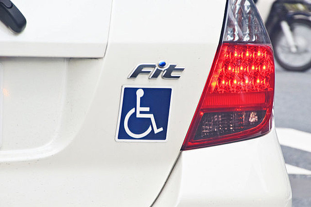 意外と知らない クルマに表示するマークの意味と使い方を知ってますか ライブドアニュース