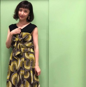 前髪を切り過ぎたという山口もえ(画像は『山口もえ Moe Yamaguchi 2020年6月22日付Instagram「じつは…前髪だけすごいくせ毛なの」』のスクリーンショット)