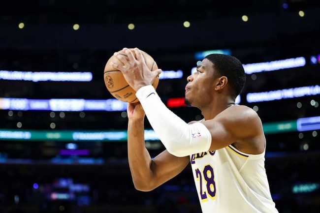 ペリカンズ戦に出場したレイカーズの八村塁【写真：AP/アフロ】