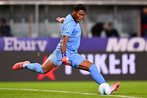 日本代表GK鈴木彩艶の手術成功と今後のリハビリ方針を発表