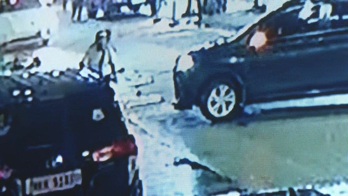 比で日本人2人を銃殺 待ち伏せか