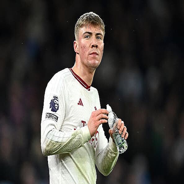 マンU、7200万ポンドで獲得したデンマーク代表FWホイルンドをわずか