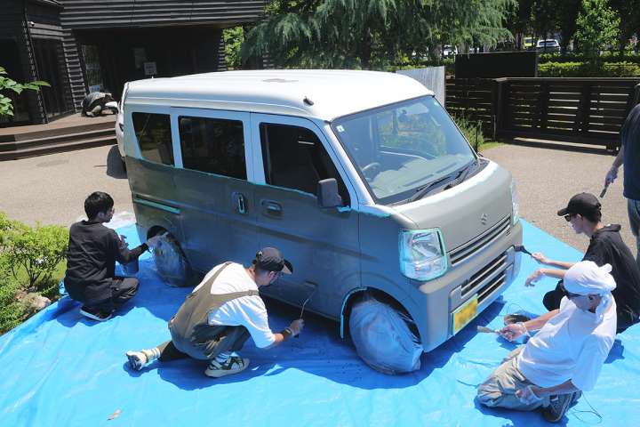 編集部総出でよいしょ！「タカラ塗料」でマイカーをDIYペイントしてみた！