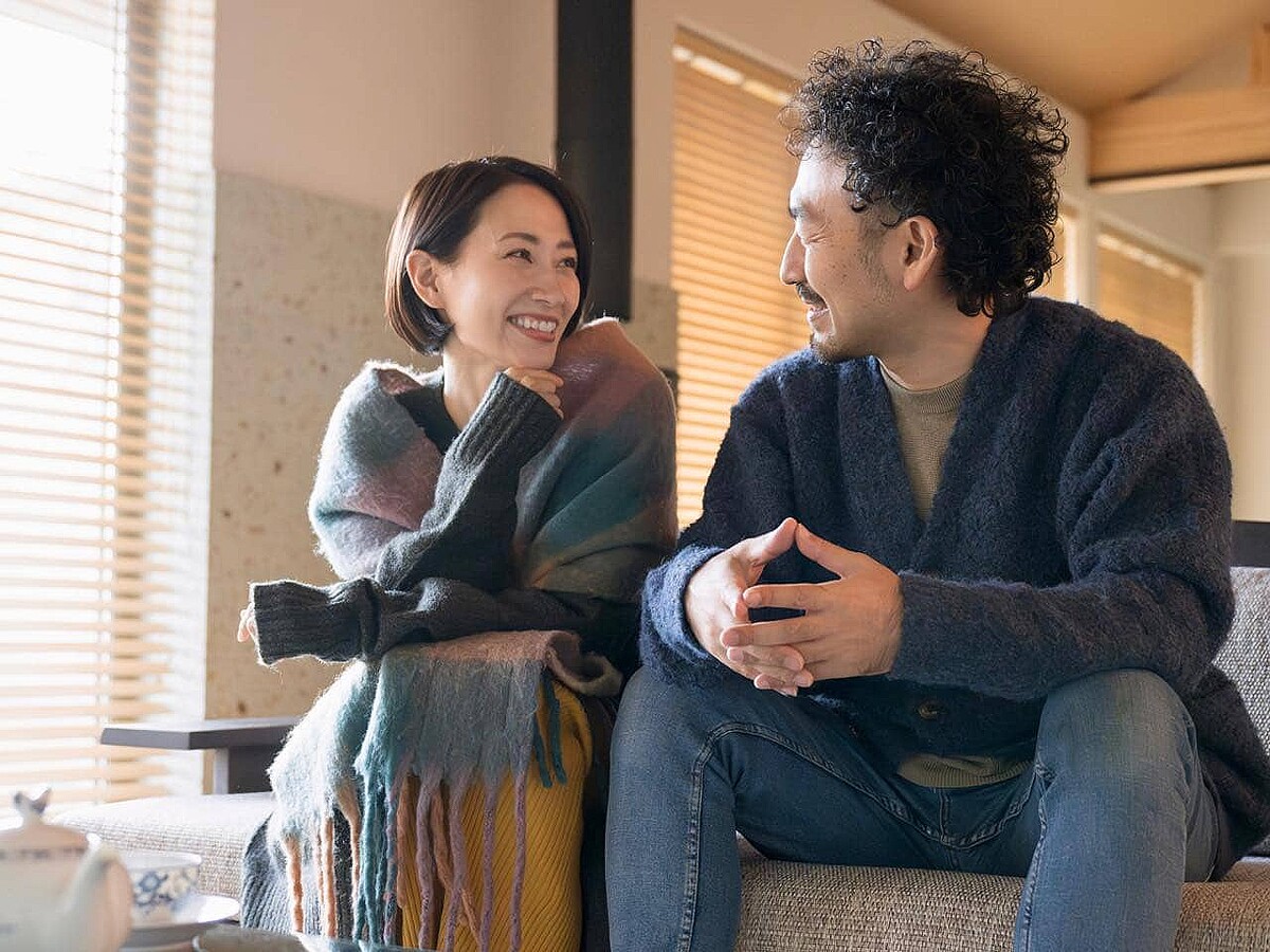 声のトーンまで変わる!男性が本命女性にだけ見せる「話し方の変化」